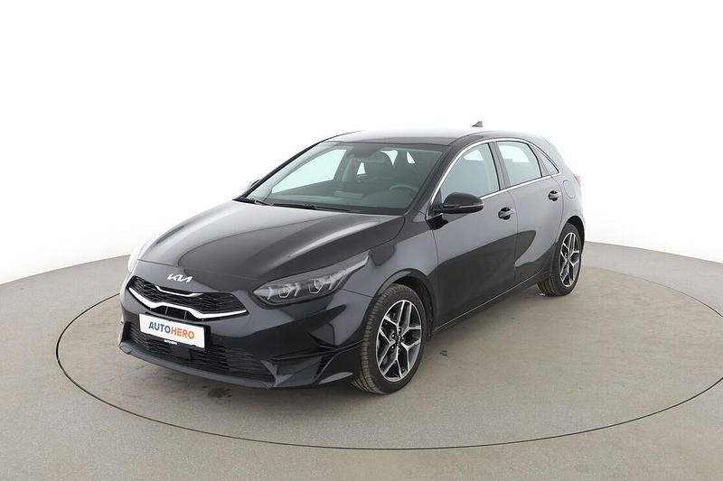 Gebraucht Kia Ceed Spirit 160 PS (117 kW) 2022 Schwarz Kleinwagen