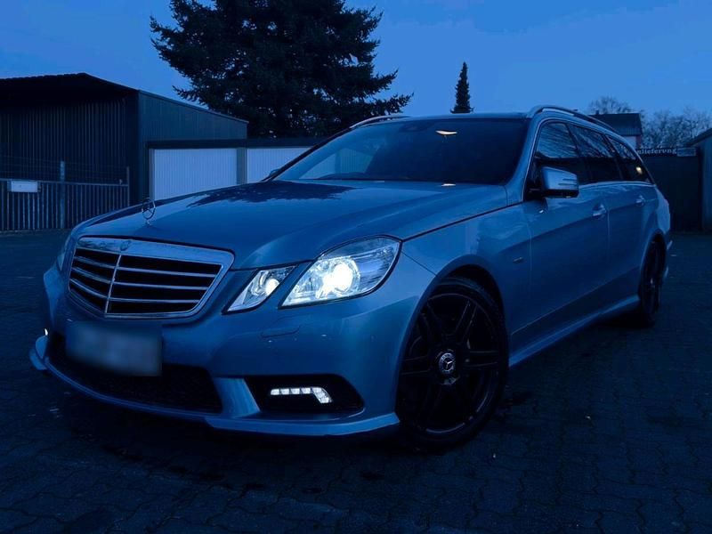 Gebraucht Mercedes E250 AMG 204 PS (150 kW) 2010 Blau Kombi