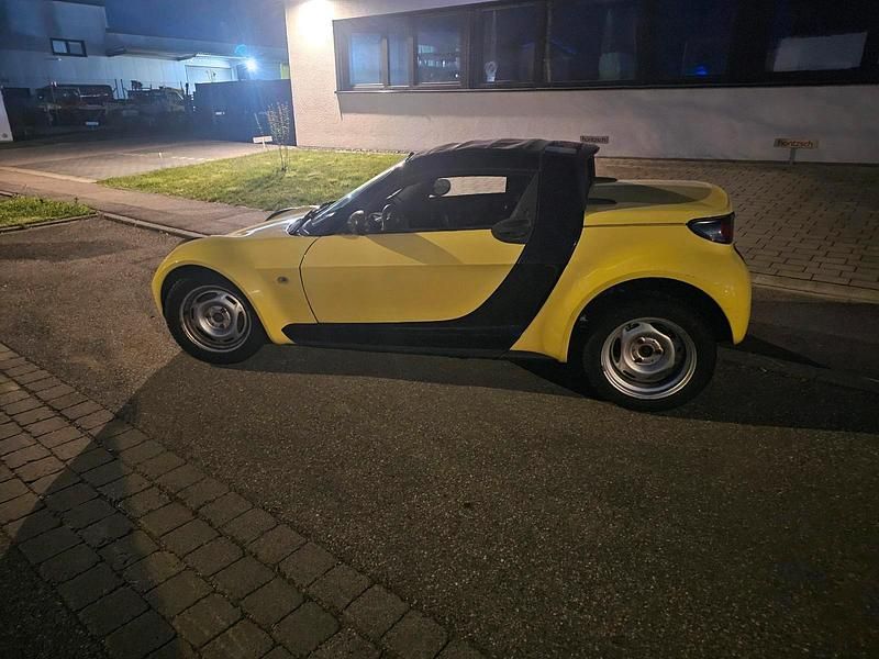 Gebraucht Smart Roadster 61 PS (44 kW) 2003 Gelb Cabrio