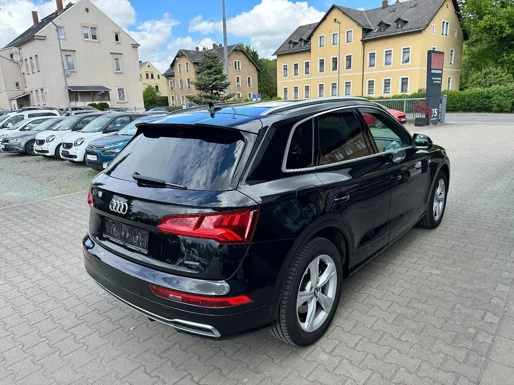 Używany Audi Q5 S-Line 190 KM (139 kW) 2017 Czarny SUV