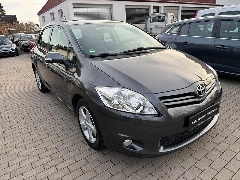 Gebraucht Toyota Auris Basis 99 PS (72 kW) 2012 Grau Limousine