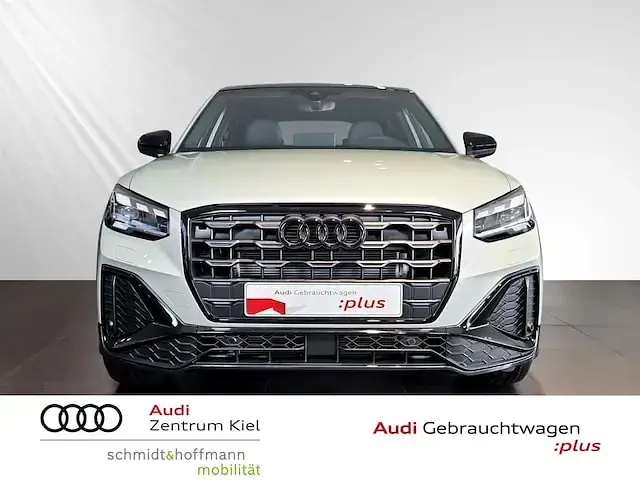 Gebraucht Audi Q2 S-Line 150 PS (110 kW) 2026 Tausilber metallic SUV