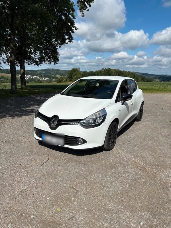Weiß Gebraucht 2016 Renault Clio IV Kleinwagen | 8.800 € (Teuer) - Bild 1/4