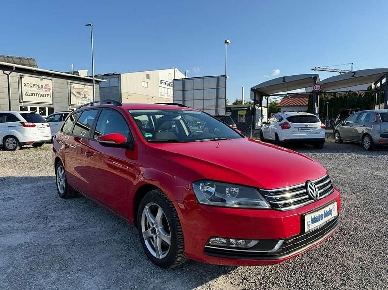 Tornadorot Gebraucht 2011 VW Passat Trendline Kombi | 5.690 € (Fairer Preis) - Bild 1/4