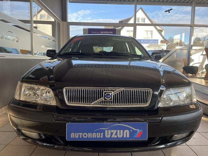 Gebraucht Volvo V40 Standard 122 PS (89 kW) 2002 Schwarz Kombi