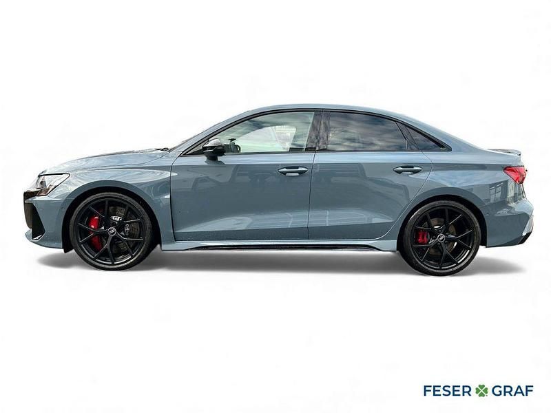 Gebraucht Audi RS3 Ambiente 400 PS (294 kW) 2025 Kemoragrau metallic Limousine