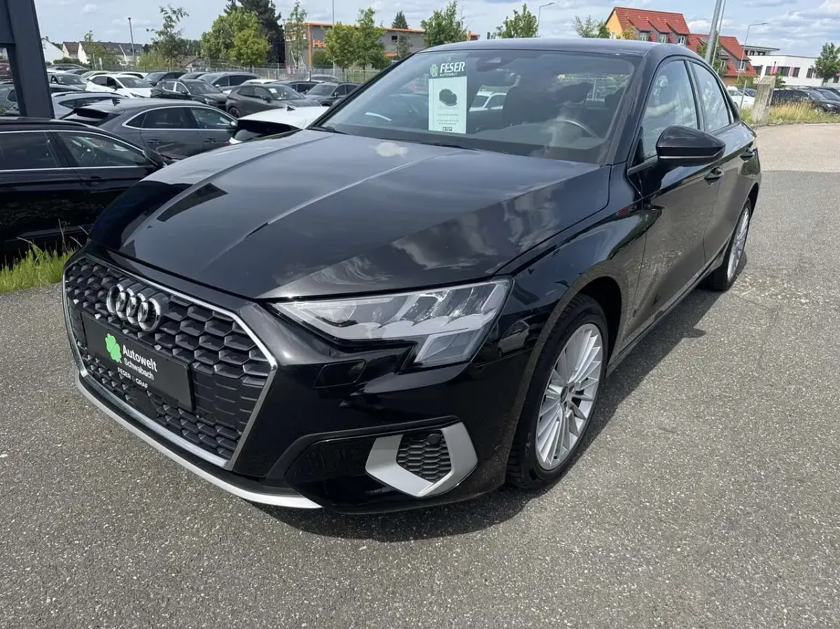 Gebraucht Audi A3 Advanced Plus 116 PS (85 kW) 2022 Schwarz Limousine