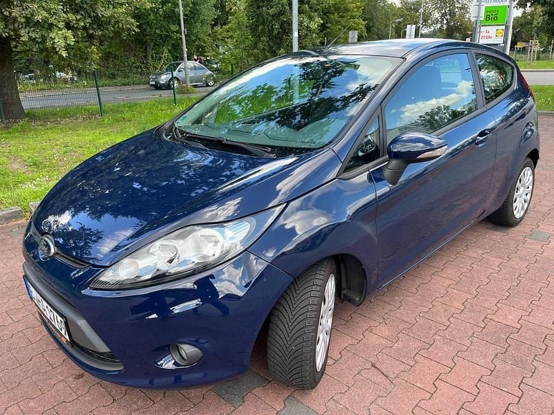 Blau Gebraucht 2010 Ford Fiesta Trend Kleinwagen | 3.900 € (Fairer Preis) - Bild 1/4