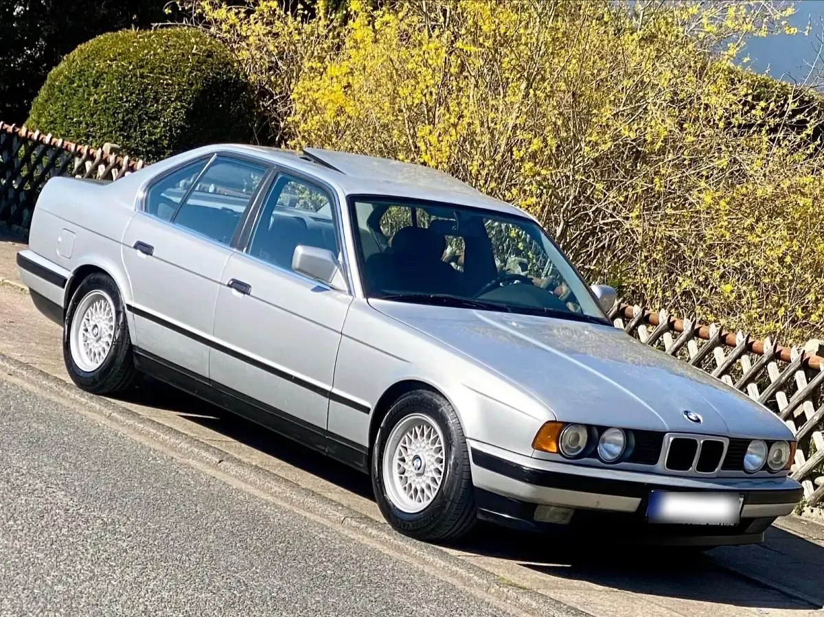 Gebraucht BMW 525 Performance 170 PS (125 kW) 1990 Silber Limousine