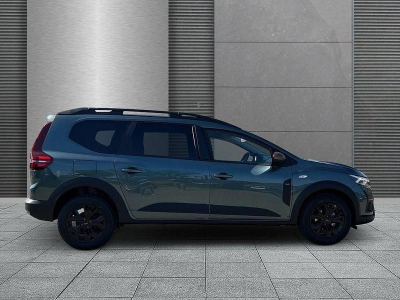 Neu Dacia Jogger Extreme 110 PS (80 kW) 2025 Grün Van / Kleinbus