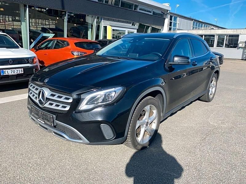Gebraucht Mercedes GLA200 136 PS (100 kW) 2017 Schwarz SUV