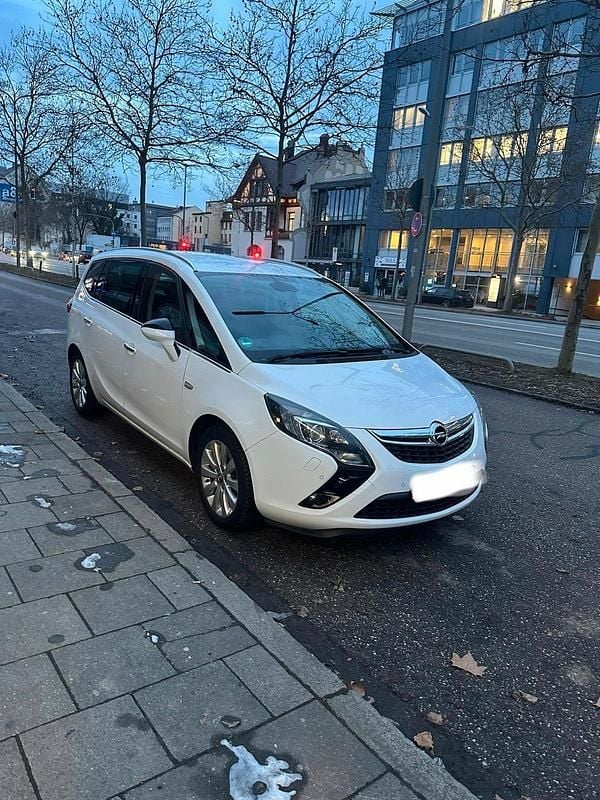 Weiß Gebraucht 2012 Opel Zafira Tourer Van / Kleinbus | 4.900 € (Superpreis) - Bild 1/4