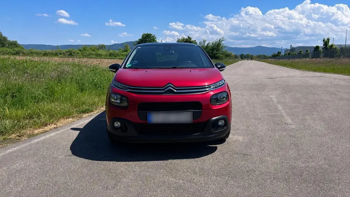 Usado Citroën C3 Shine 82 CV (60 kW) 2019 Rojo Utilitario