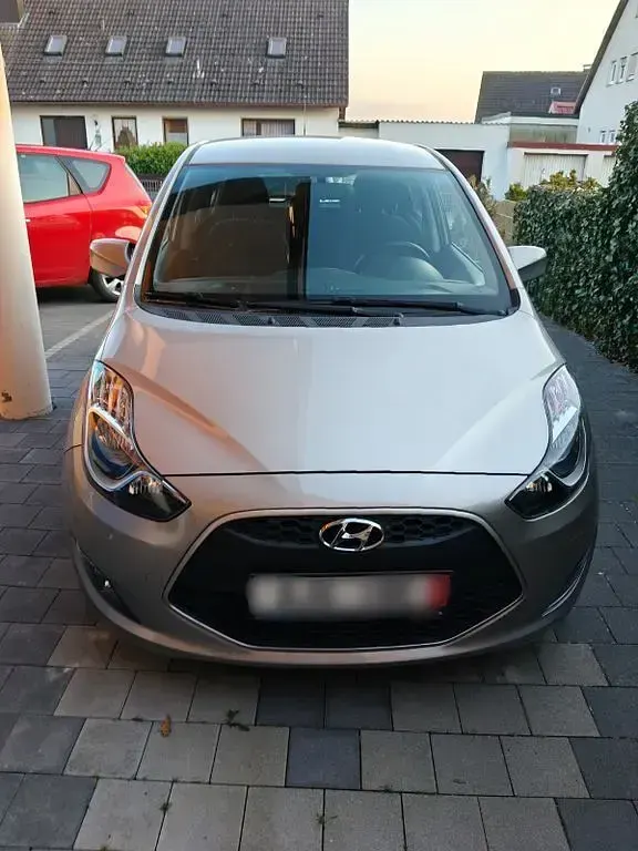 Gebraucht Hyundai ix20 90 PS (66 kW) 2017 Beige Kleinwagen