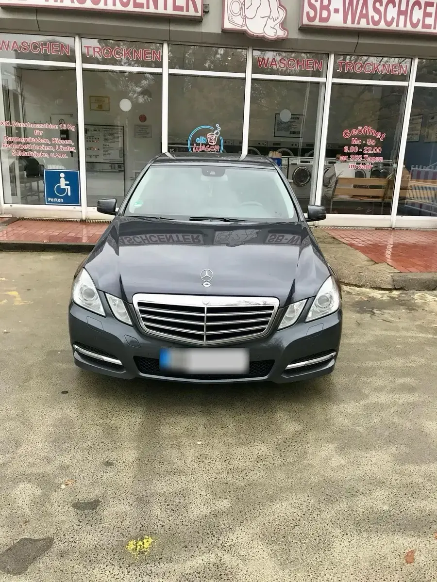 Gebraucht Mercedes E220 Avantgarde 170 PS (125 kW) 2011 Grau Limousine