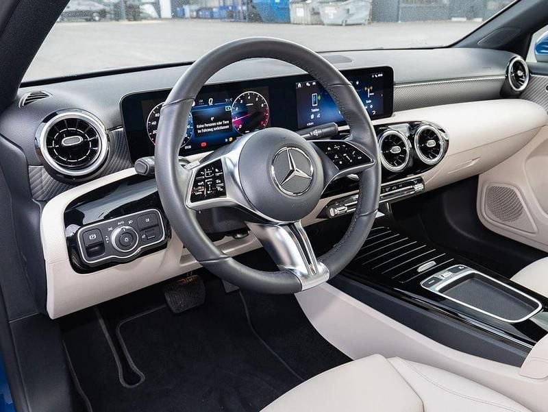 Gebraucht 2025 Mercedes A180 Progressive 136 PS Limousine – 65555 ...