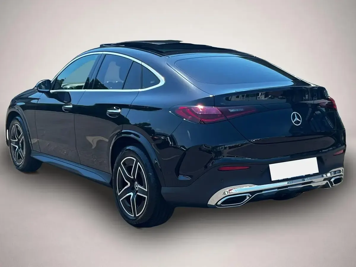 Gebraucht Mercedes GLC300 AMG 269 PS (197 kW) 2023 Manufacturer SUV