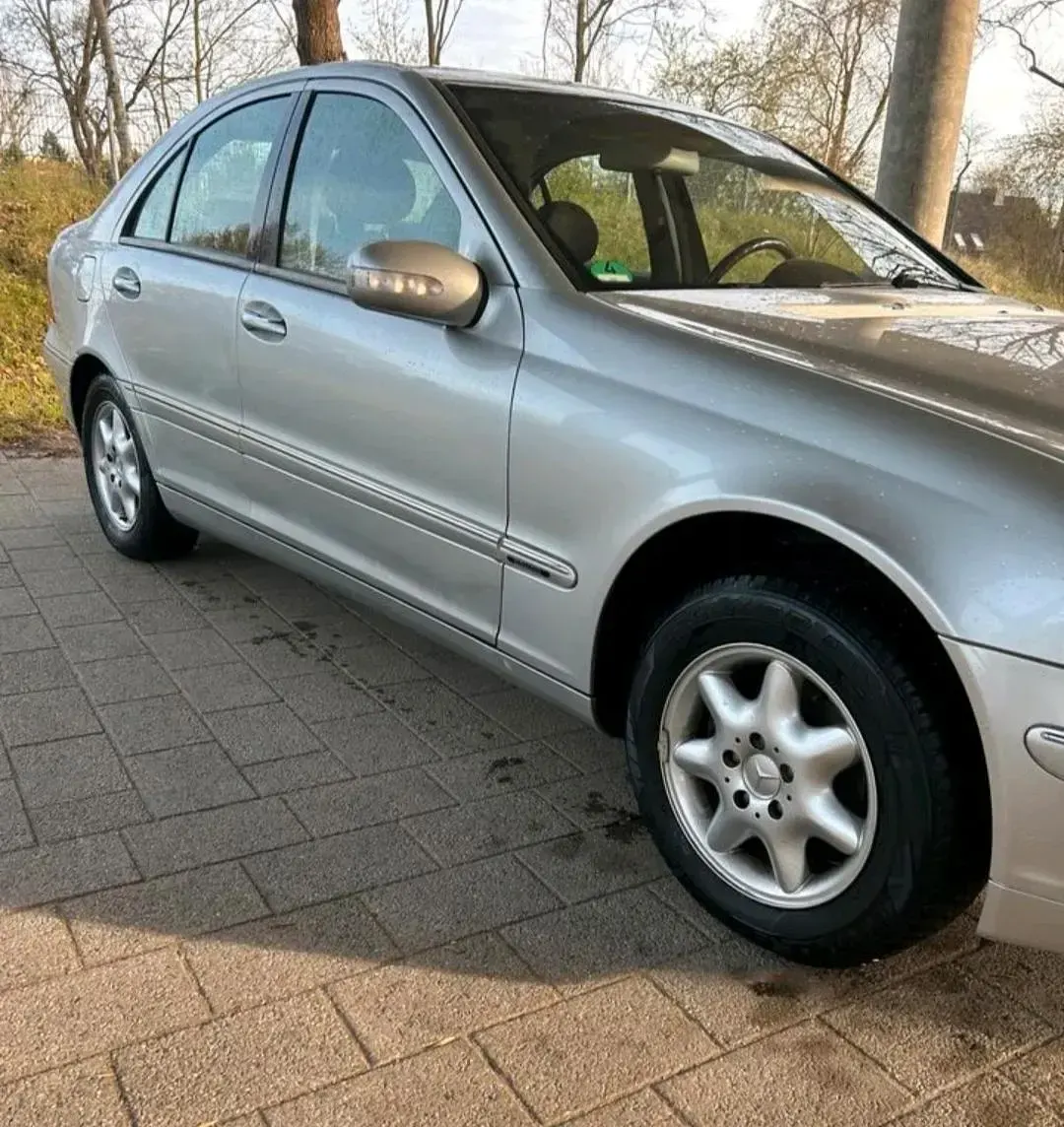 Gebraucht Mercedes C200 163 PS (119 kW) 2000 Silber Limousine