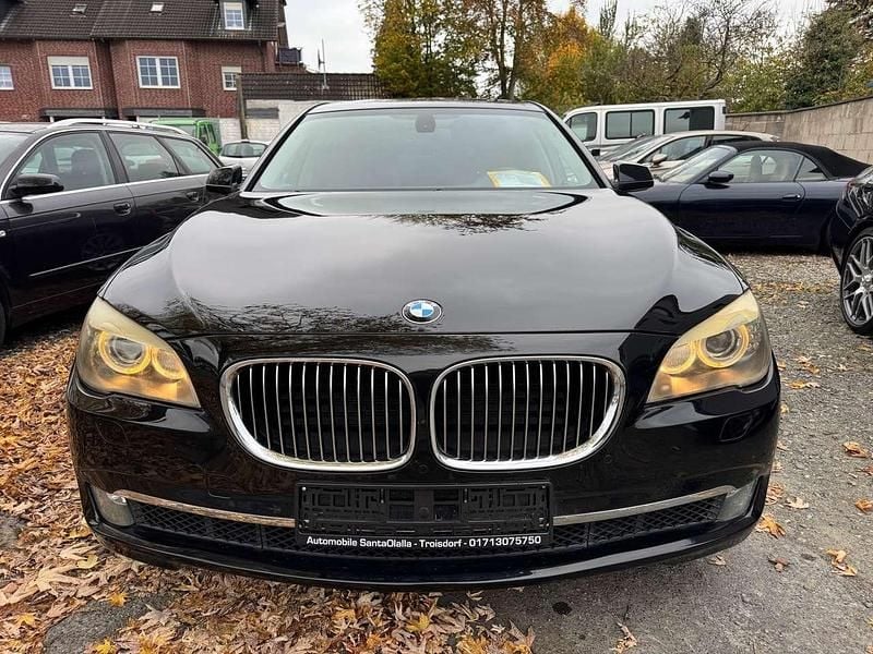 Gebraucht BMW 740L 326 PS (239 kW) 2012 Schwarz (metallic) Limousine