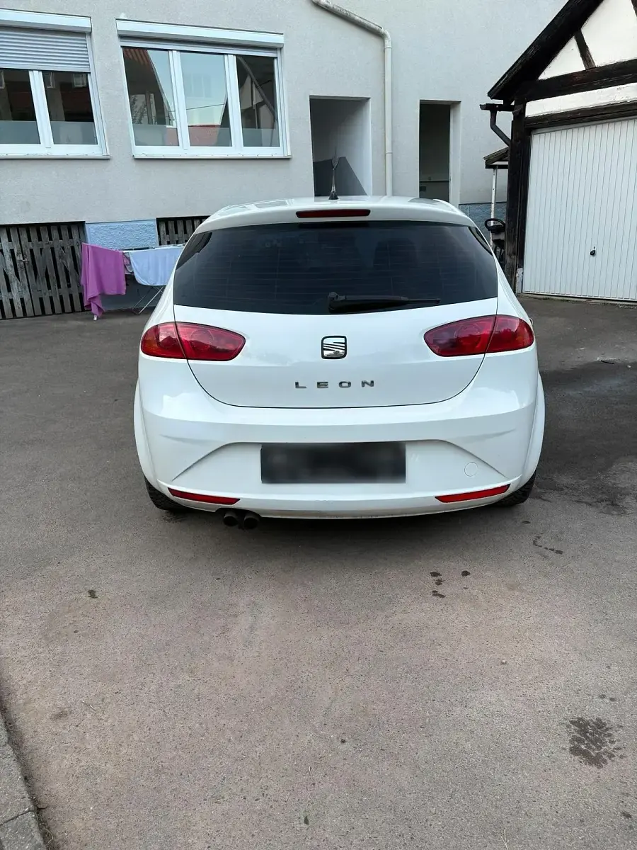 Usata Seat Leon 125 CV (91 kW) 2011 Bianco Utilitaria