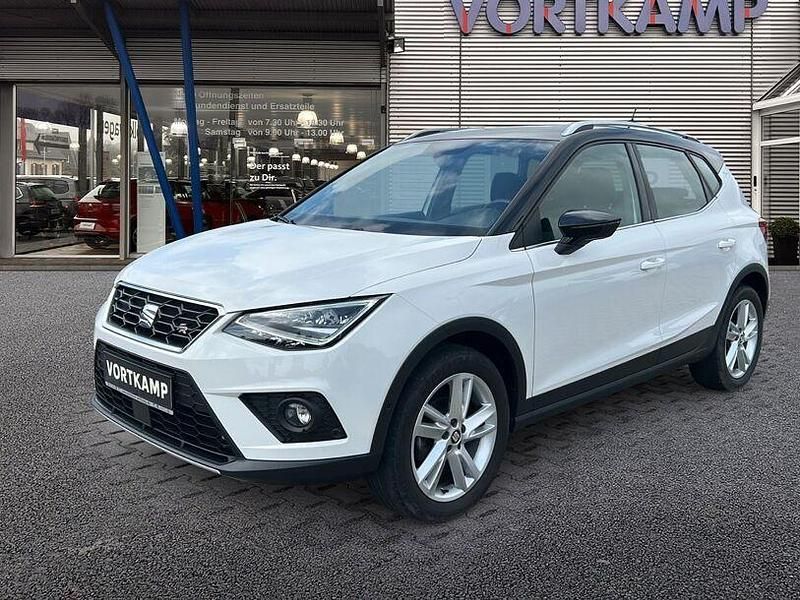 Candy weiß Gebraucht 2021 Seat Arona FR SUV | 19.480 € (Fairer Preis) - Bild 1/4