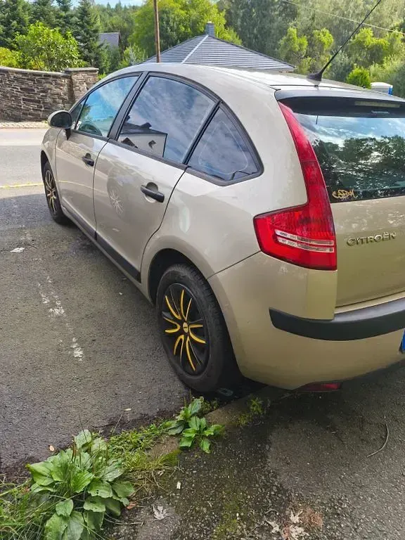 Gebraucht Citroën C4 Comfort 109 PS (80 kW) 2005 Gold Limousine