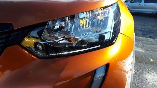 Metallic Gebraucht 2023 Peugeot 2008 Active SUV | 19.240 € (Fairer Preis) - Bild 1/4