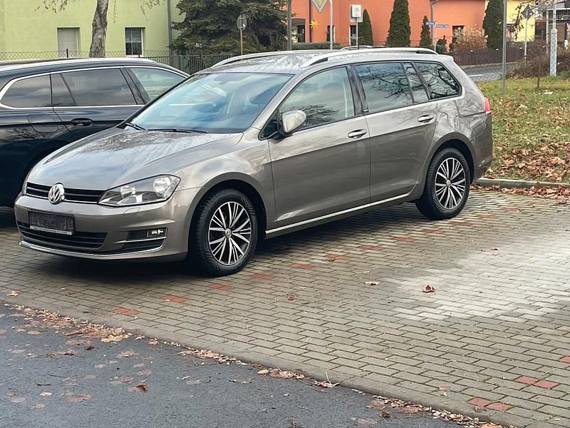 Grau Gebraucht 2017 VW Golf VII Allstar Kombi | 13.499 € (Etwas zu teuer) - Bild 1/4