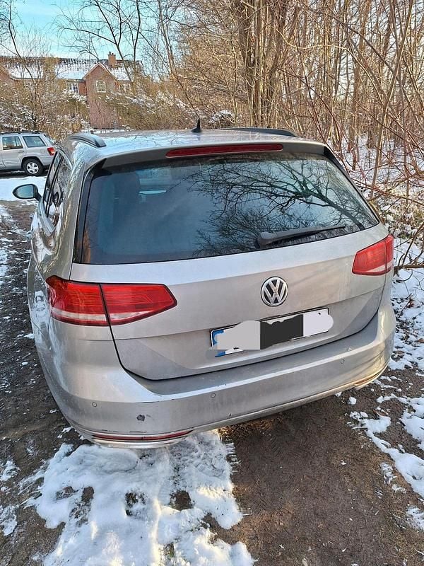 Gebraucht VW Passat 150 PS (110 kW) 2017 Silber Kombi
