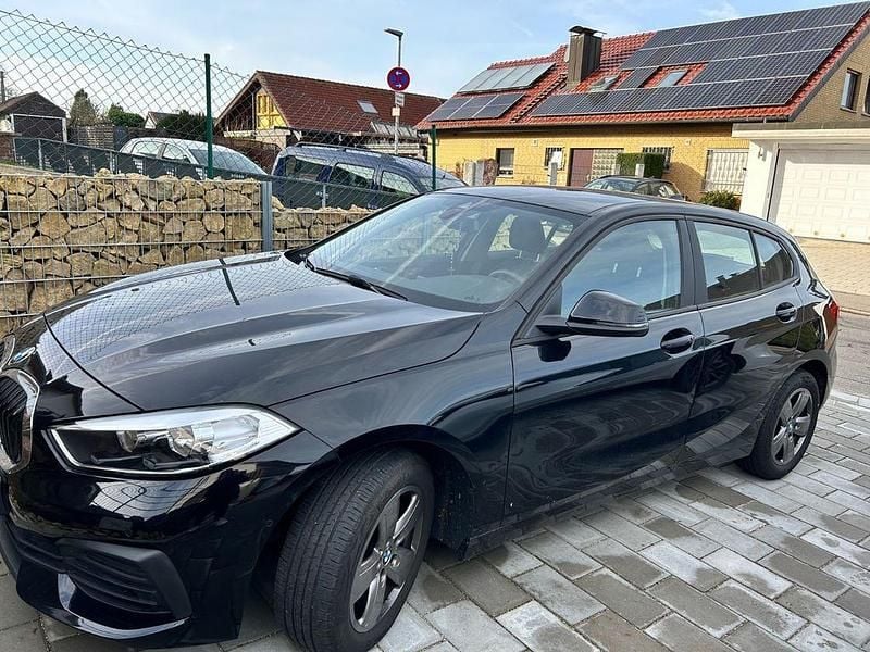 Schwarz Gebraucht 2020 BMW 118 Kleinwagen | 17.000 € (Superpreis) - Bild 1/4