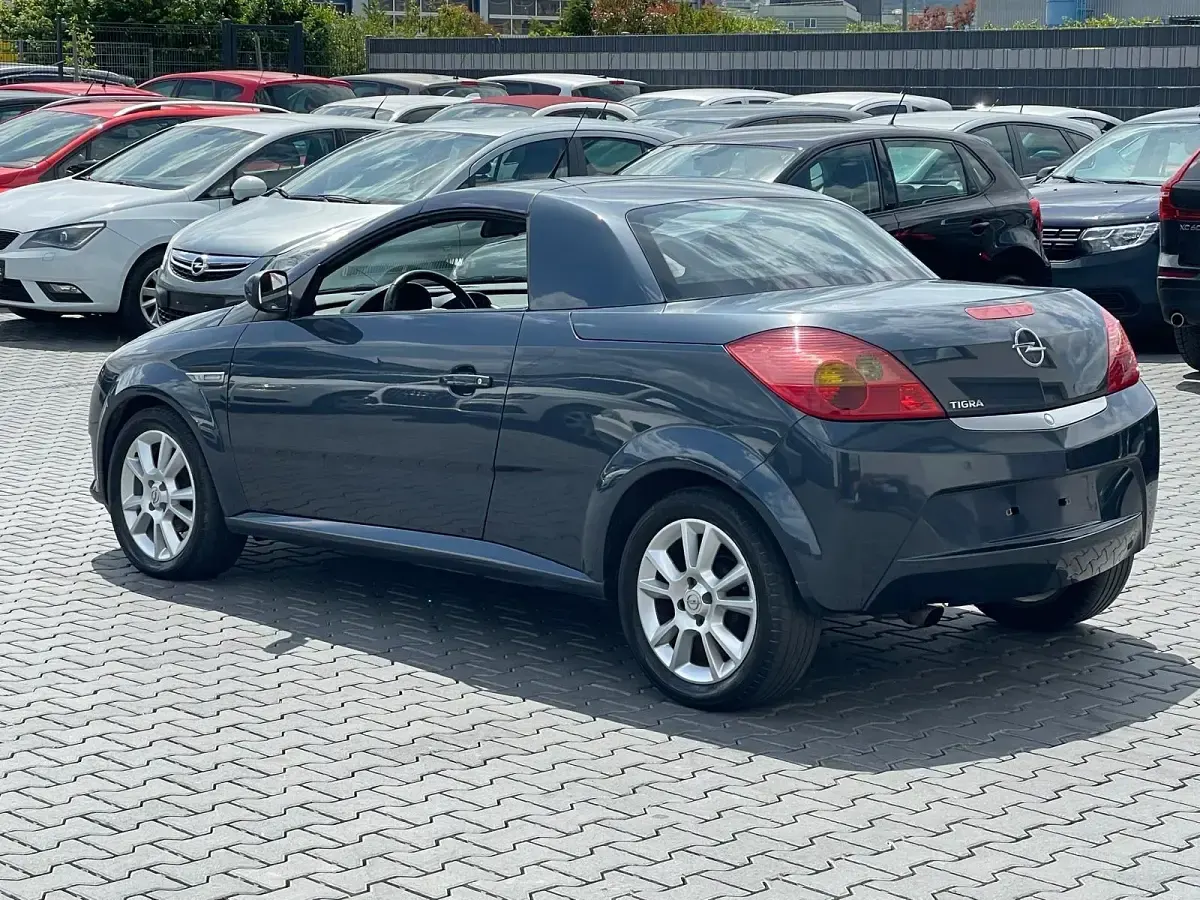Gebraucht Opel Tigra Sport 90 PS (66 kW) 2007 Grau Cabrio