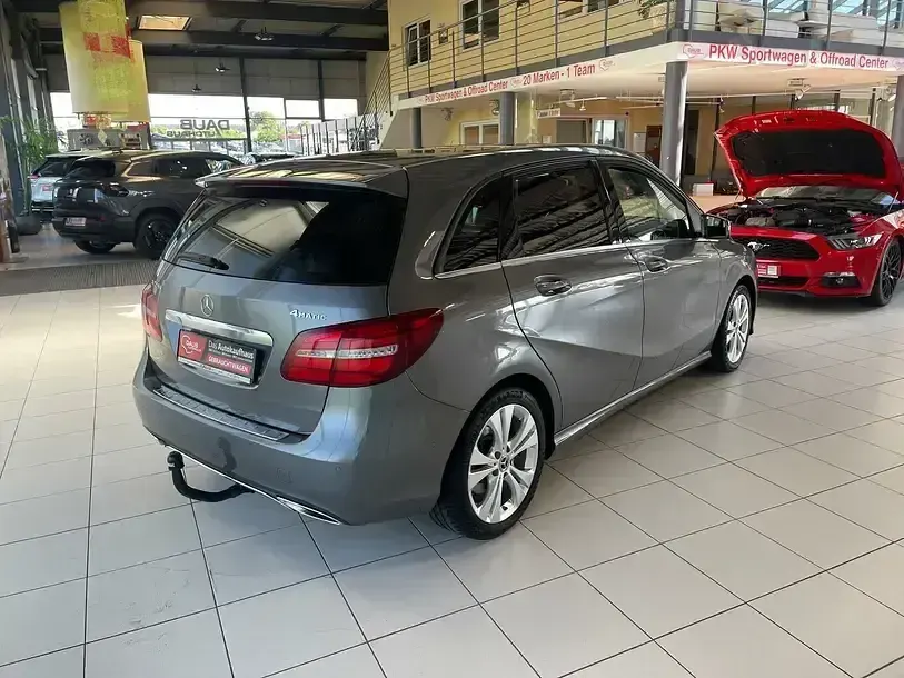 Gebraucht Mercedes B220 Style 170 PS (125 kW) 2018 Mountaingrau  met. Kleinwagen