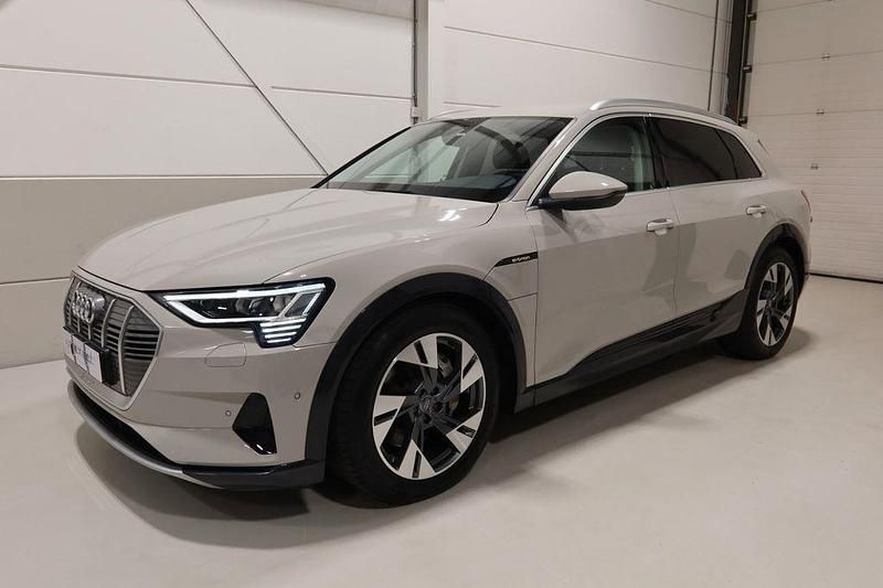 Gebraucht Audi e-tron Advanced 300 kW (408 PS) 2019 Beige SUV