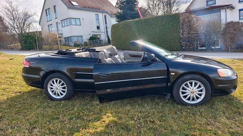 Gebraucht Chrysler Sebring Cabriolet 207 PS (152 kW) 2003 Schwarz Cabrio