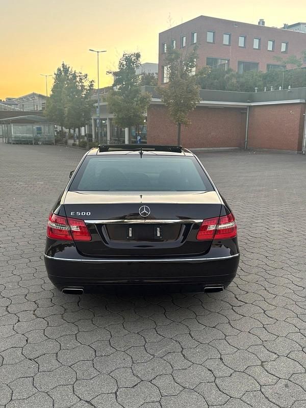 Gebraucht Mercedes E500 387 PS (284 kW) 2010 Limousine