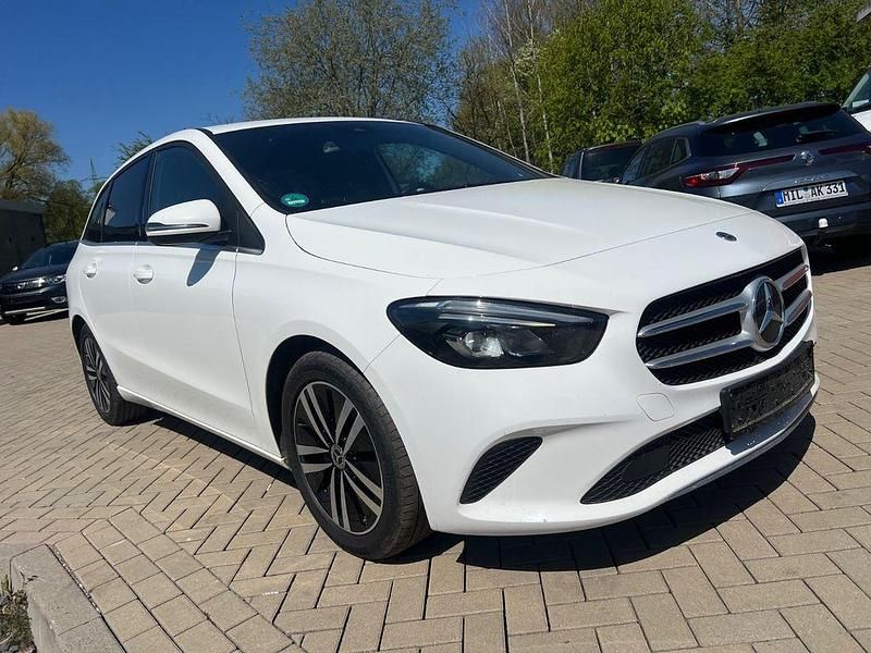 Gebraucht Mercedes B200 150 PS (110 kW) 2020 Weiß Van / Kleinbus