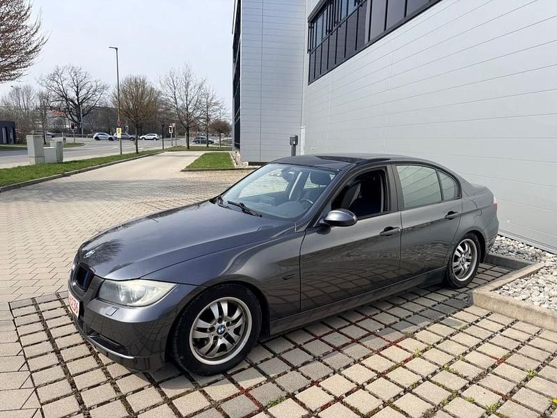 Gebraucht BMW 318 Sport Line 129 PS (94 kW) 2005 Grau Limousine