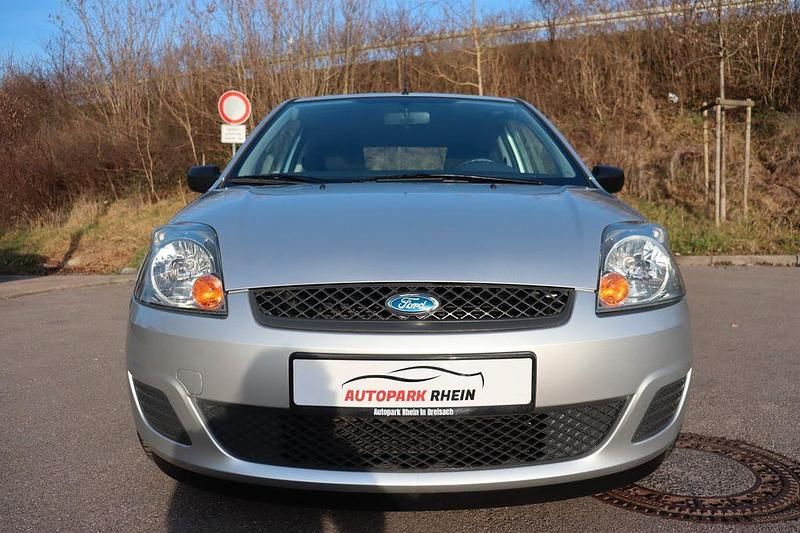 Gebraucht Ford Fiesta Style 60 PS (44 kW) 2008 Silber Kleinwagen