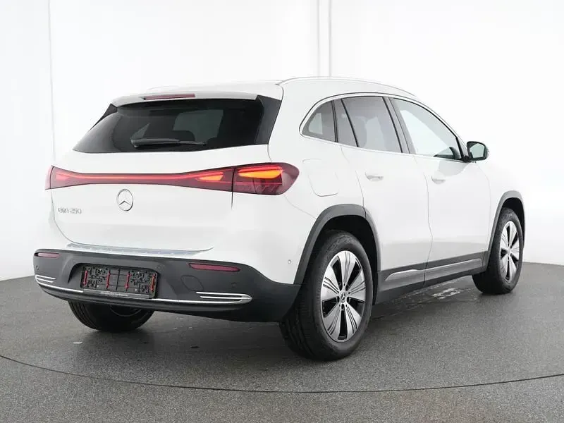 Gebraucht Mercedes EQA250 Progressive 139 kW (190 PS) 2025 Weiß SUV