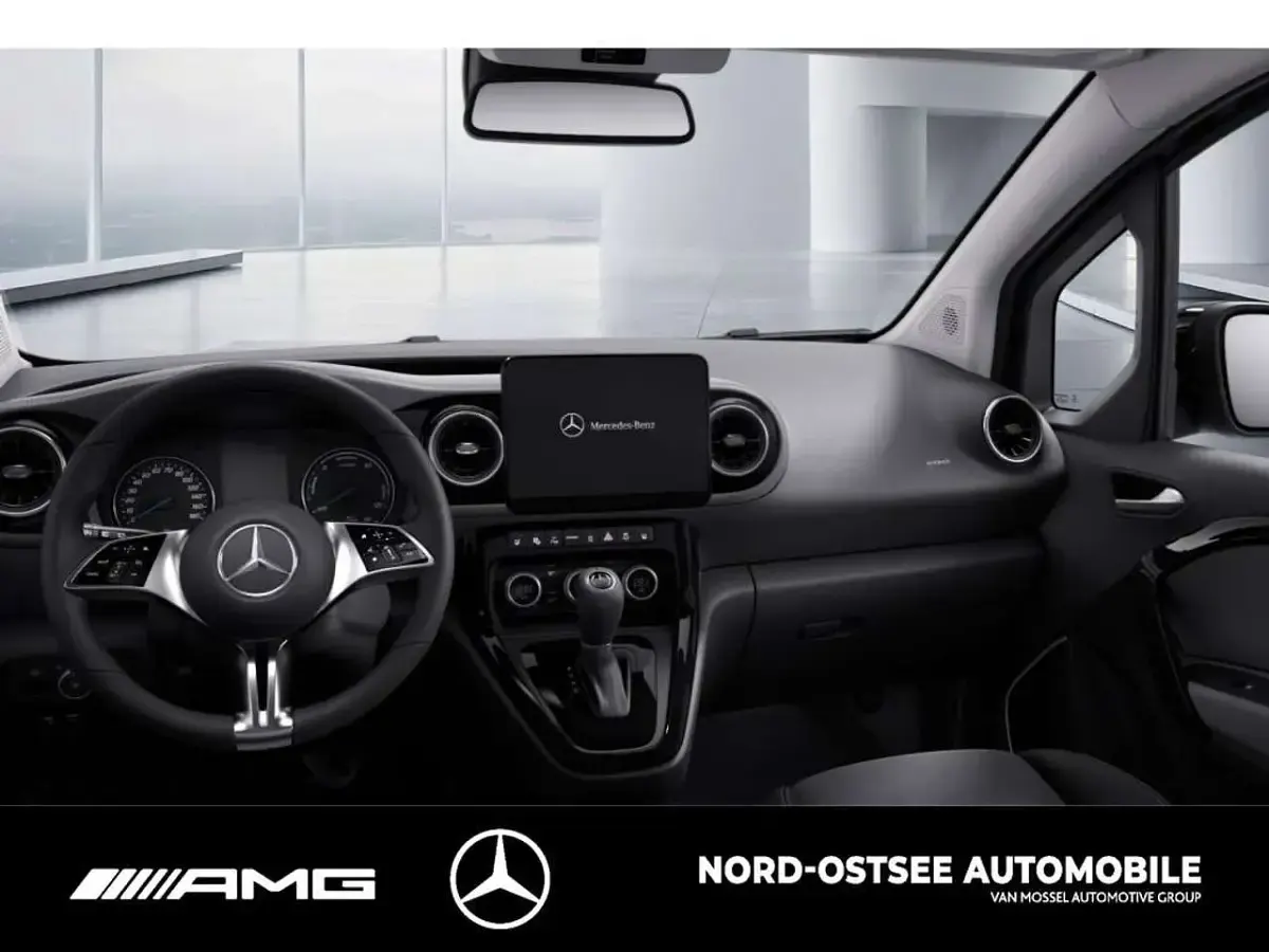 Gebraucht Mercedes EQT200 89 kW (122 PS) 2025 Schwarz Van / Kleinbus
