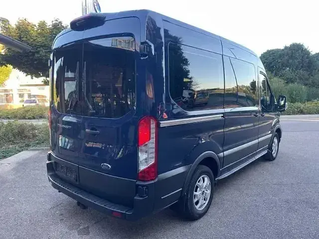 Używany Ford Transit Trend 131 KM (96 kW) 2020 Niebieski Kombi