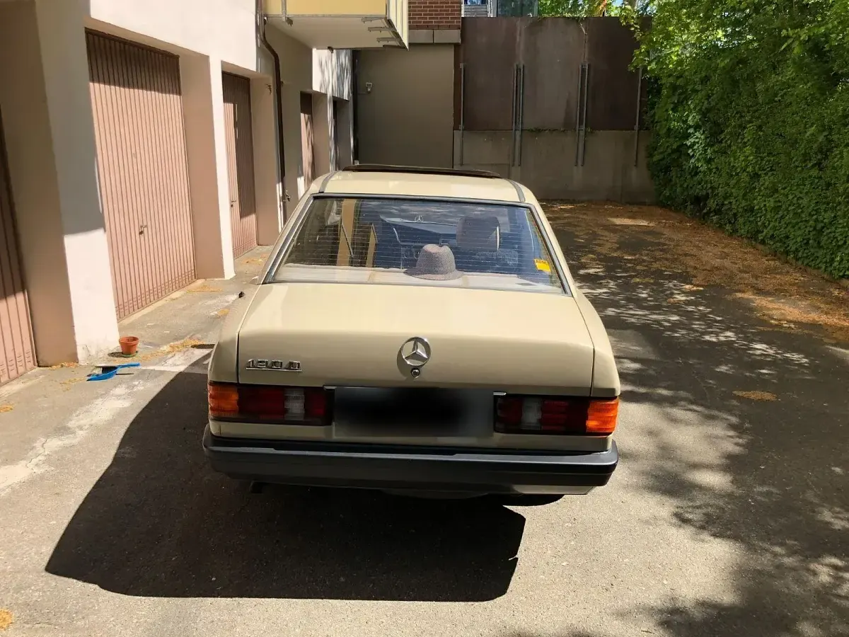 Gebraucht Mercedes 190 72 PS (52 kW) 1985 Gelb Limousine