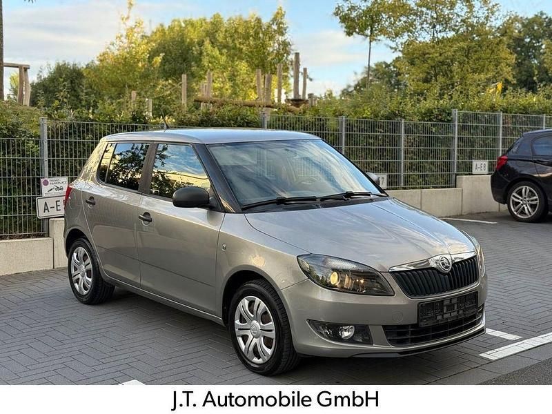Beige Gebraucht 2014 Skoda Fabia Cool Edition Limousine | 6.899 € (Fairer Preis) - Bild 1/4