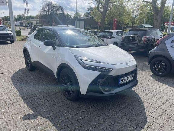 Gebraucht Toyota C-HR Sport 223 PS (164 kW) 2024 Platinum white pearl / black SUV