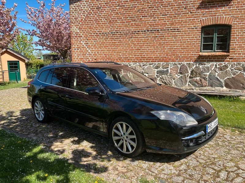 Schwarz Gebraucht 2009 Renault Laguna III Initiale Kombi | 1.900 € (Guter Preis) - Bild 1/4