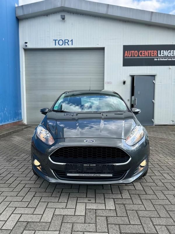 Gebraucht Ford Fiesta 82 PS (60 kW) 2017 Grau Kleinwagen