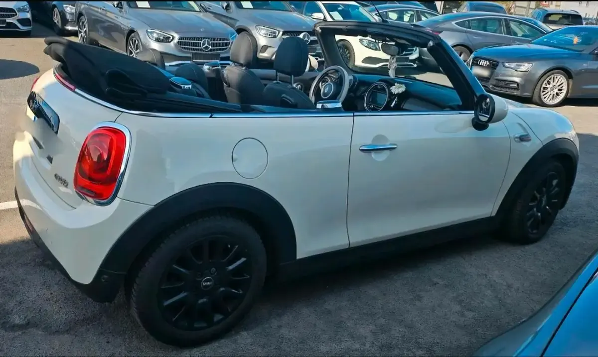 Gebraucht Mini Cooper Cabriolet Pepper 136 PS (100 kW) 2019 Beige Cabrio