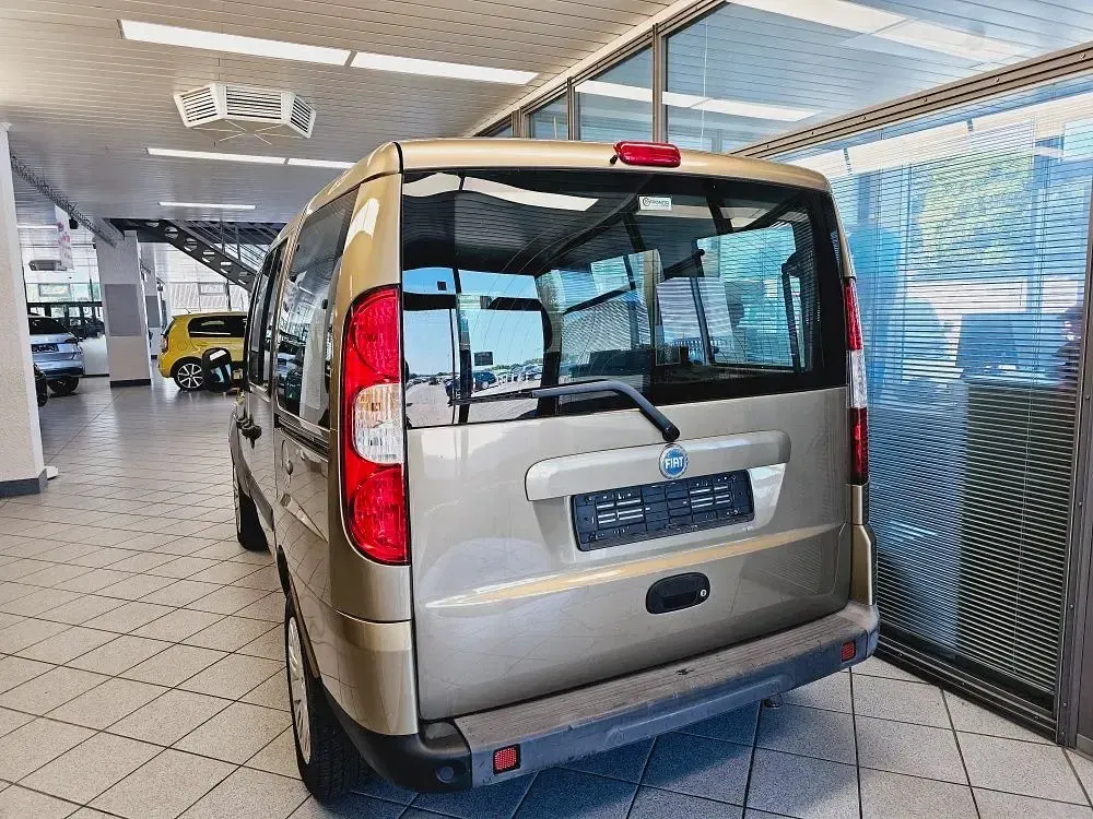 Gebraucht Fiat Doblò Active 84 PS (61 kW) 2006 Braun Van / Kleinbus
