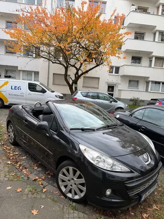 Gebraucht Peugeot 207 CC 120 PS (88 kW) 2014 Schwarz Cabrio