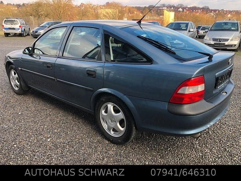 Gebraucht Opel Vectra 101 PS (74 kW) 1998 Blau Limousine